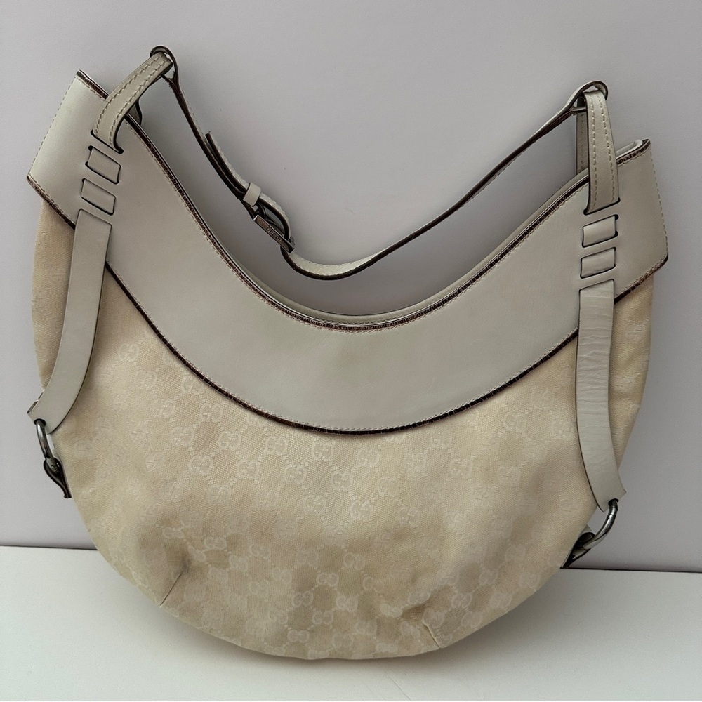 Gucci GG Canvas Cream Hobo Bag with Monogram Print and Leather Trim - Picture 2 of 12